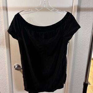 100% Silk Alice + Olivia off the shoulder Elegant Black Women's Top